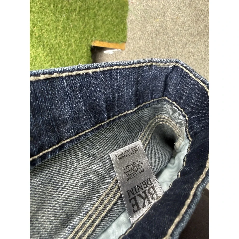 Buckle shop confidence